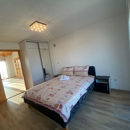 Villa Leona Palushaj Doni Štoj Eksteriør billede